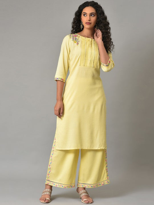 W Plus Size Floral Embroidered Boat Neck Kurta