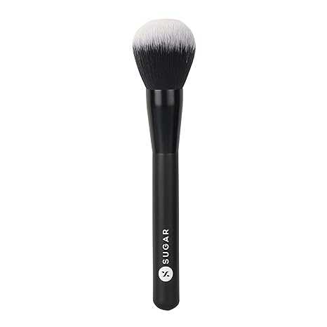 Sugar Cosmetics Blend Trend Powder Brush - 1 piece