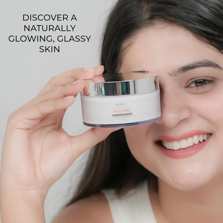 Biohills Glow & Glassy Face Mask 100gm | Niacinamide, Alpha Arbutin & Ginseng for Brightening & Radiance | Almond Oil, Apricot Oil & Oatmeal for Nourishment & Smooth Skin