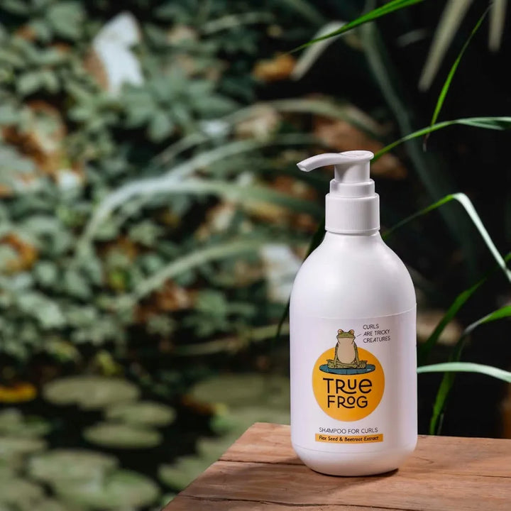 TRue FRoG Shampoo for Curly, Wavy, Dry and Frizzy Hair Cleansing,Moisturising and Adds Shine to Hair Sulphate and Paraben Free - 250 ml