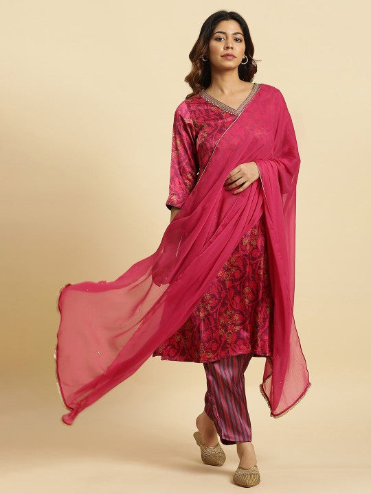 W Pink & Gold-Toned Gotta Patti Dupatta With Taping Border