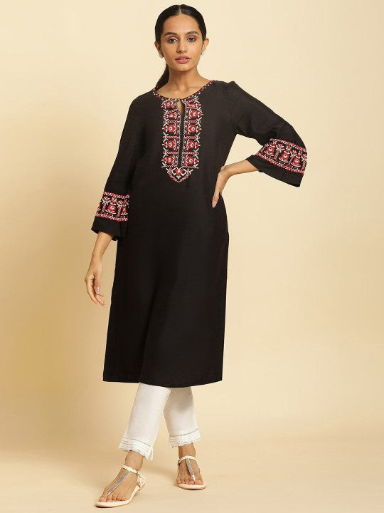 W Ethnic Motifs Yoke Design Thread Work Straight Kurta