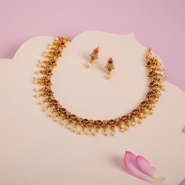 Antique Necklace 182708