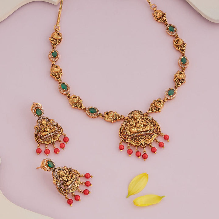 Antique Necklace 184570