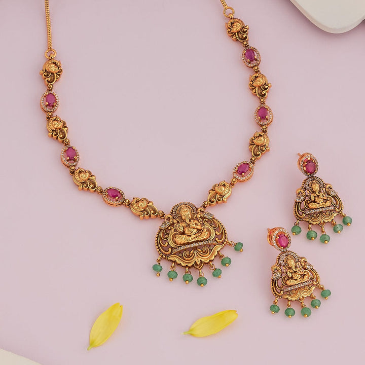 Antique Necklace 184570