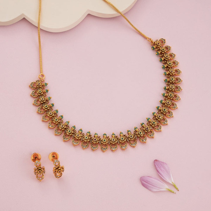 Antique Necklace 184597