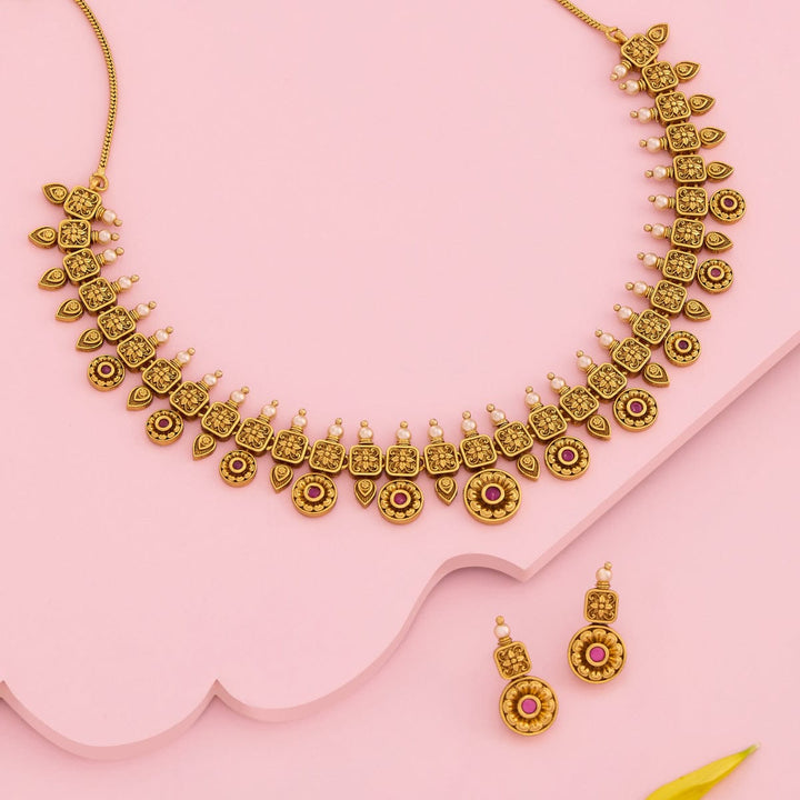 Antique Necklace 191611