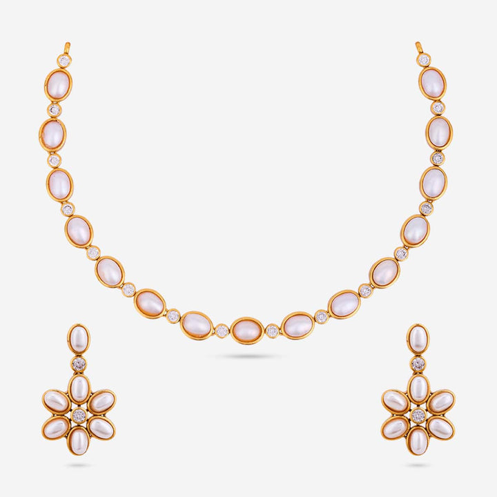 Antique Necklace 182710