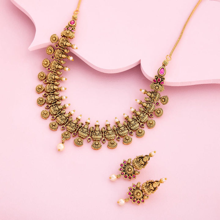 Antique Necklace 190309