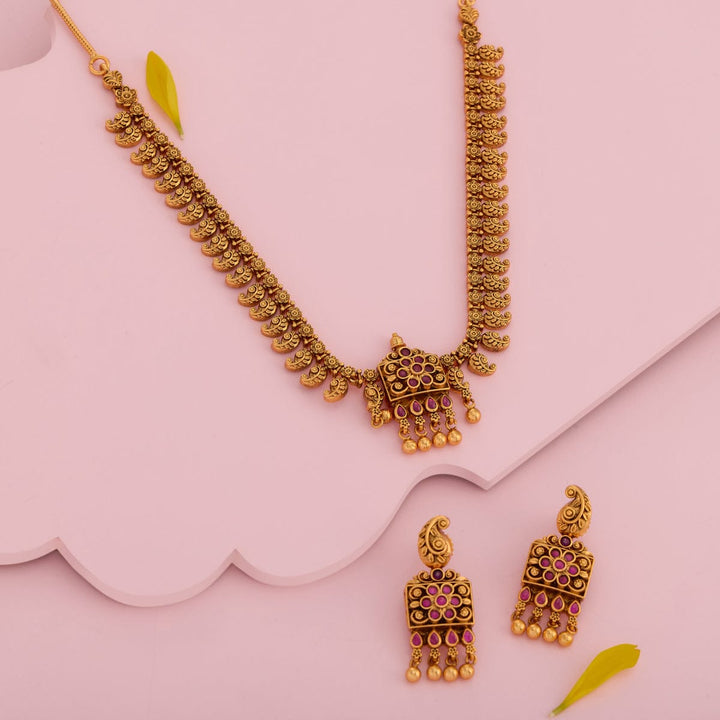 Antique Necklace 191130