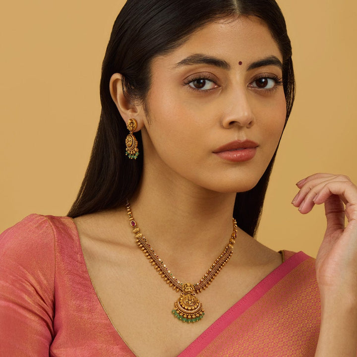 Antique Necklace 180504