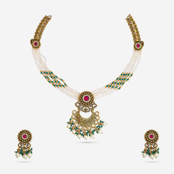 Antique Necklace 181023