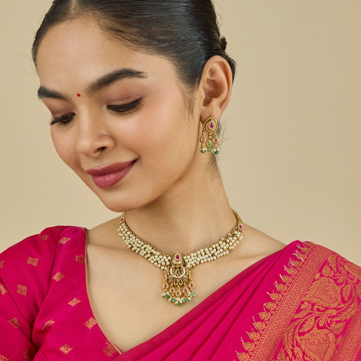 Antique Necklace 181109