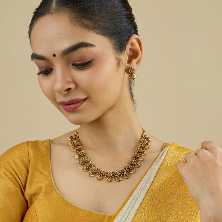 Antique Necklace 182338