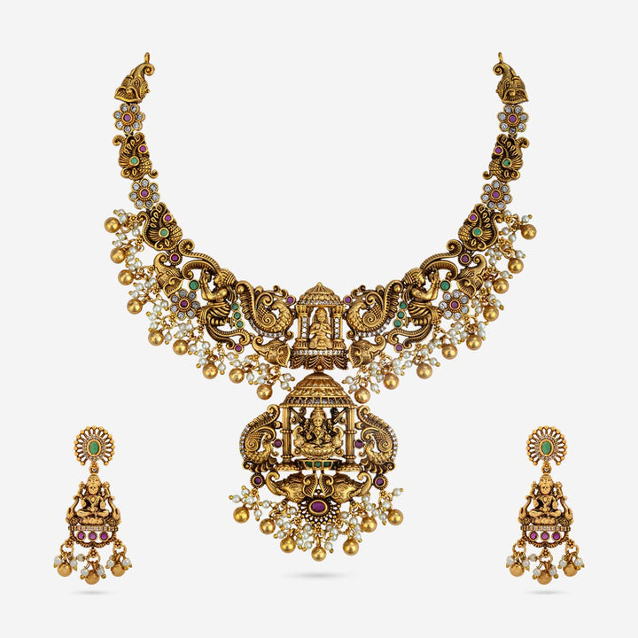 Antique Necklace 186411