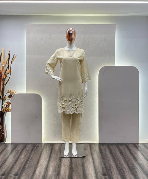 Ivory Floral Embroidered Co Ord Set Elegant Straight Kurta with Matching Pants for Casual Wear